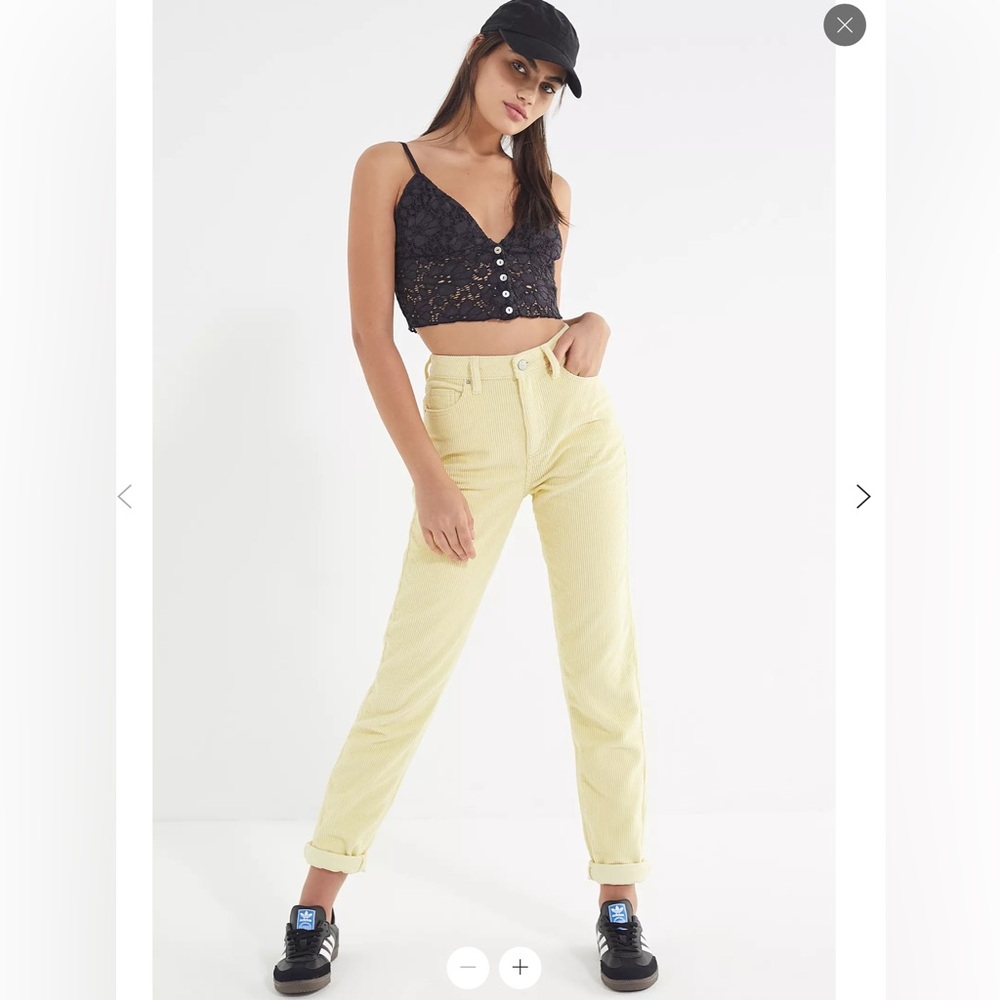 BDG Urban Outfitters High-Rise Vintage Mom Jeans Size 32